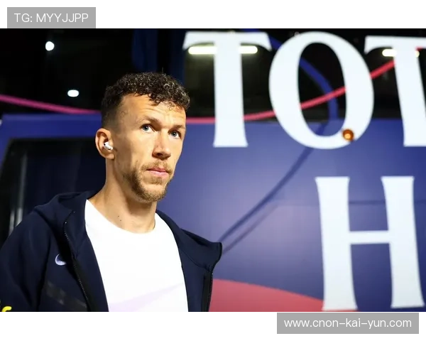 热刺边路的力量：佩里西奇传中击碎防线的瞬间